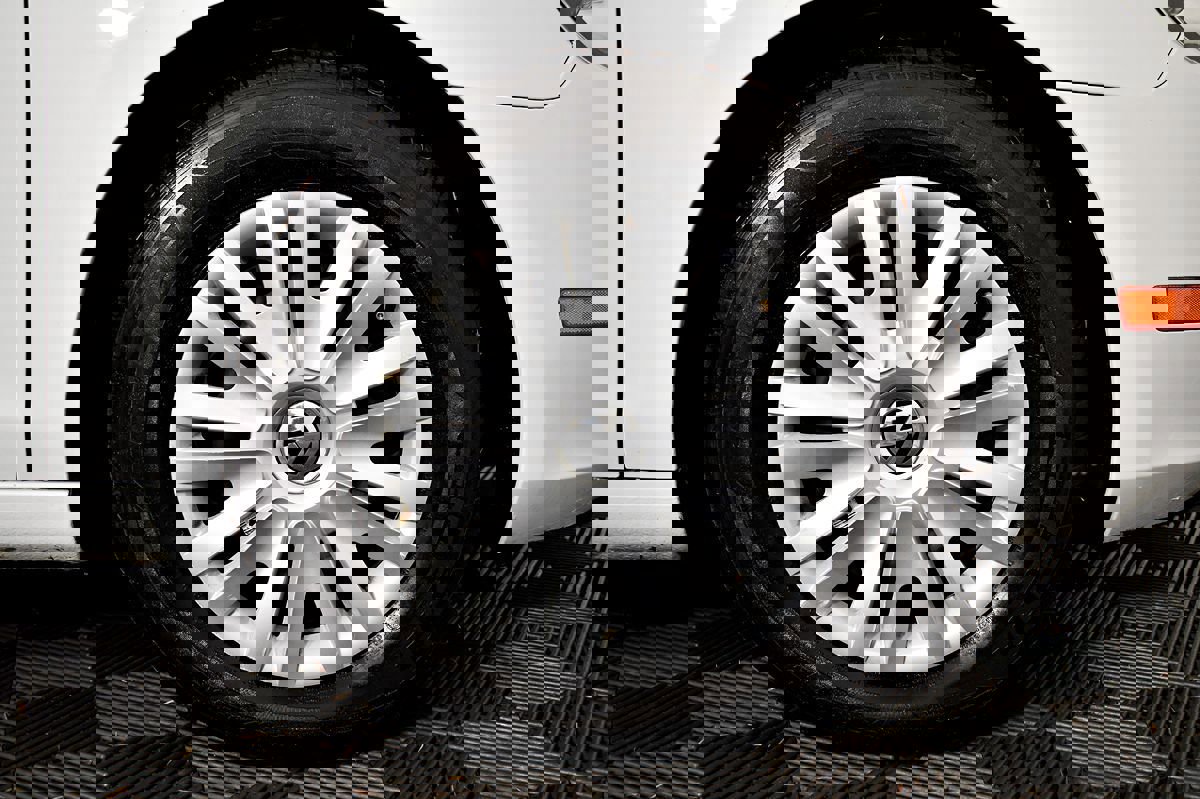 Used 2014 Volkswagen Golf 4-Door image 37