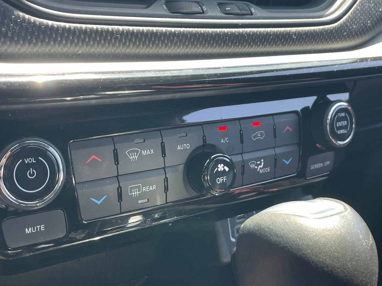 Used 2025 Jeep Compass Trailhawk AWD/4WD image 8