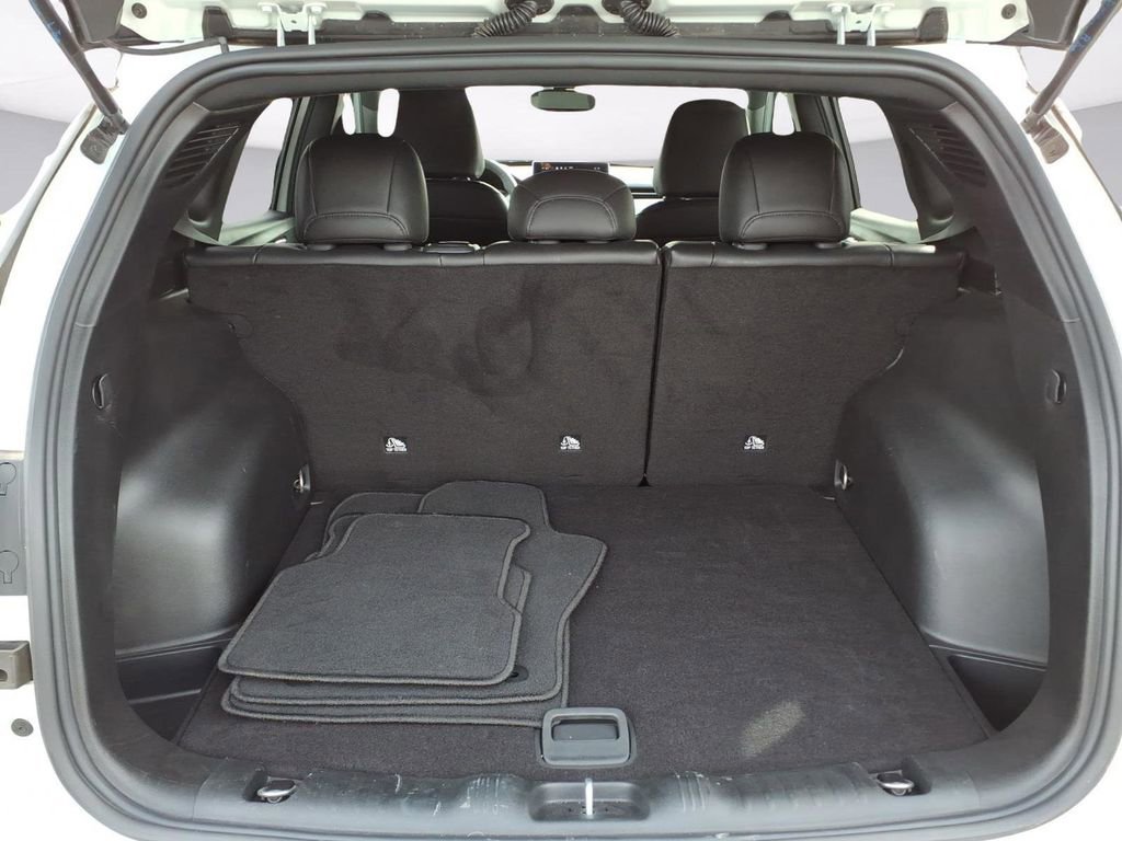 Used 2025 Jeep Compass Limited image 26