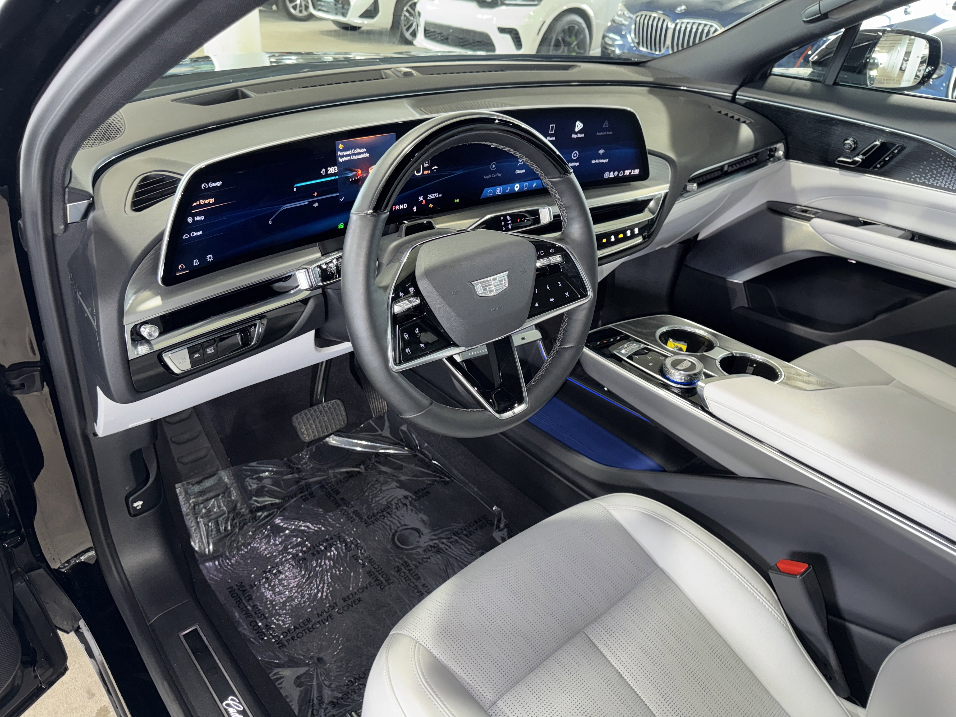 Used 2023 Cadillac Lyriq 2WD image 20