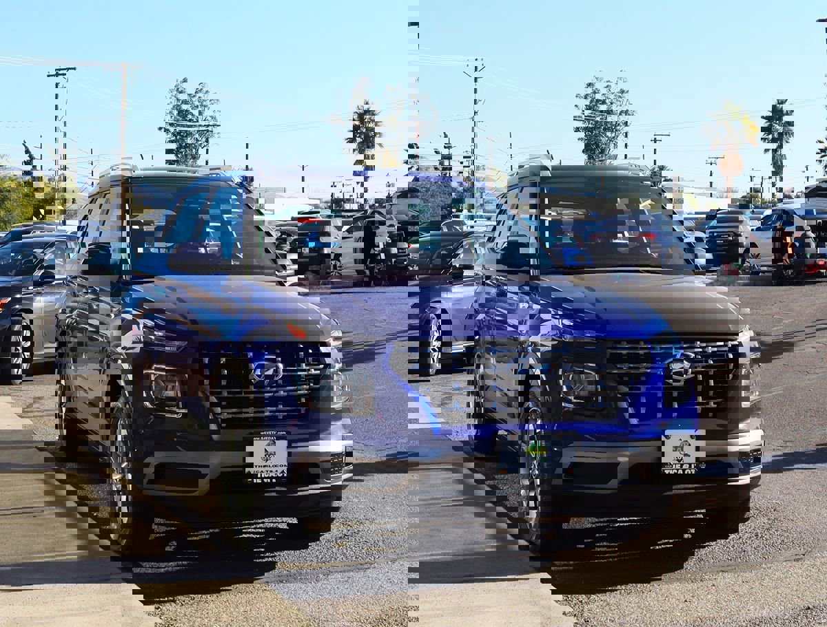 Used 2024 Hyundai Venue SEL image 14