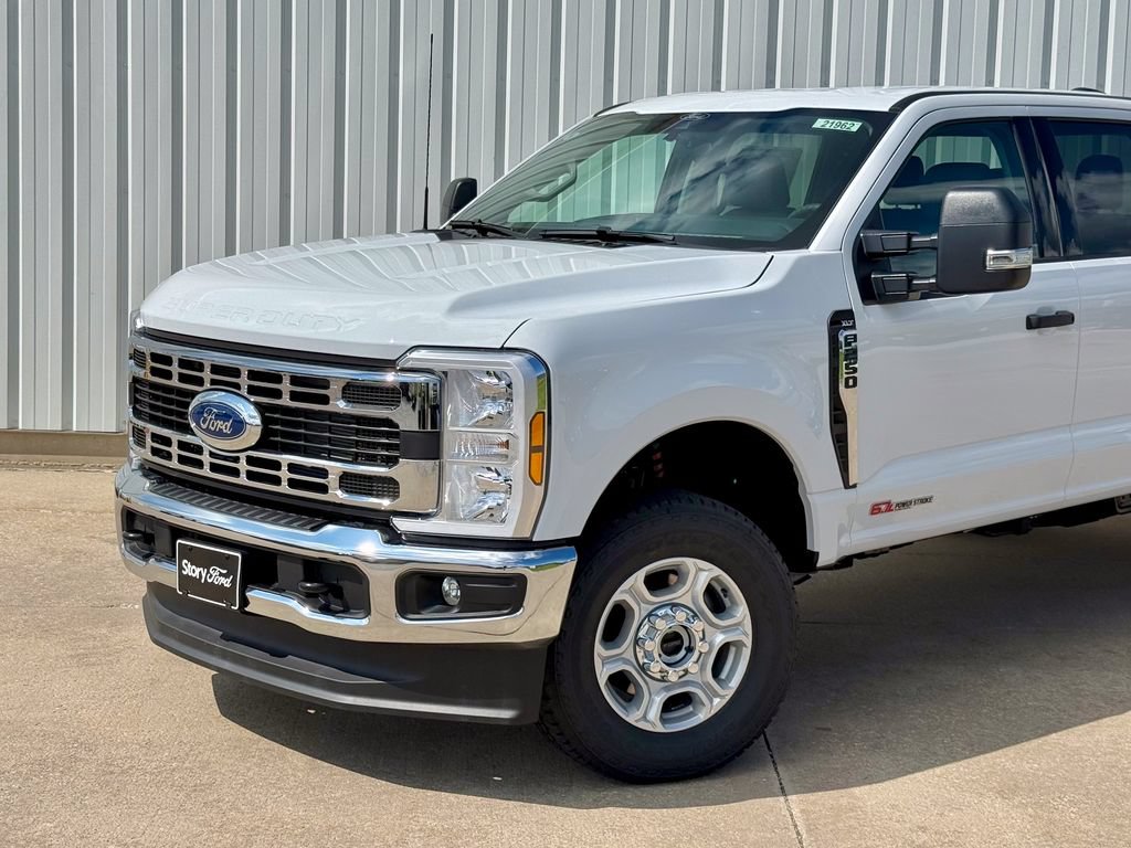 New 2026 Ford F250 XLT AWD/4WD image 2