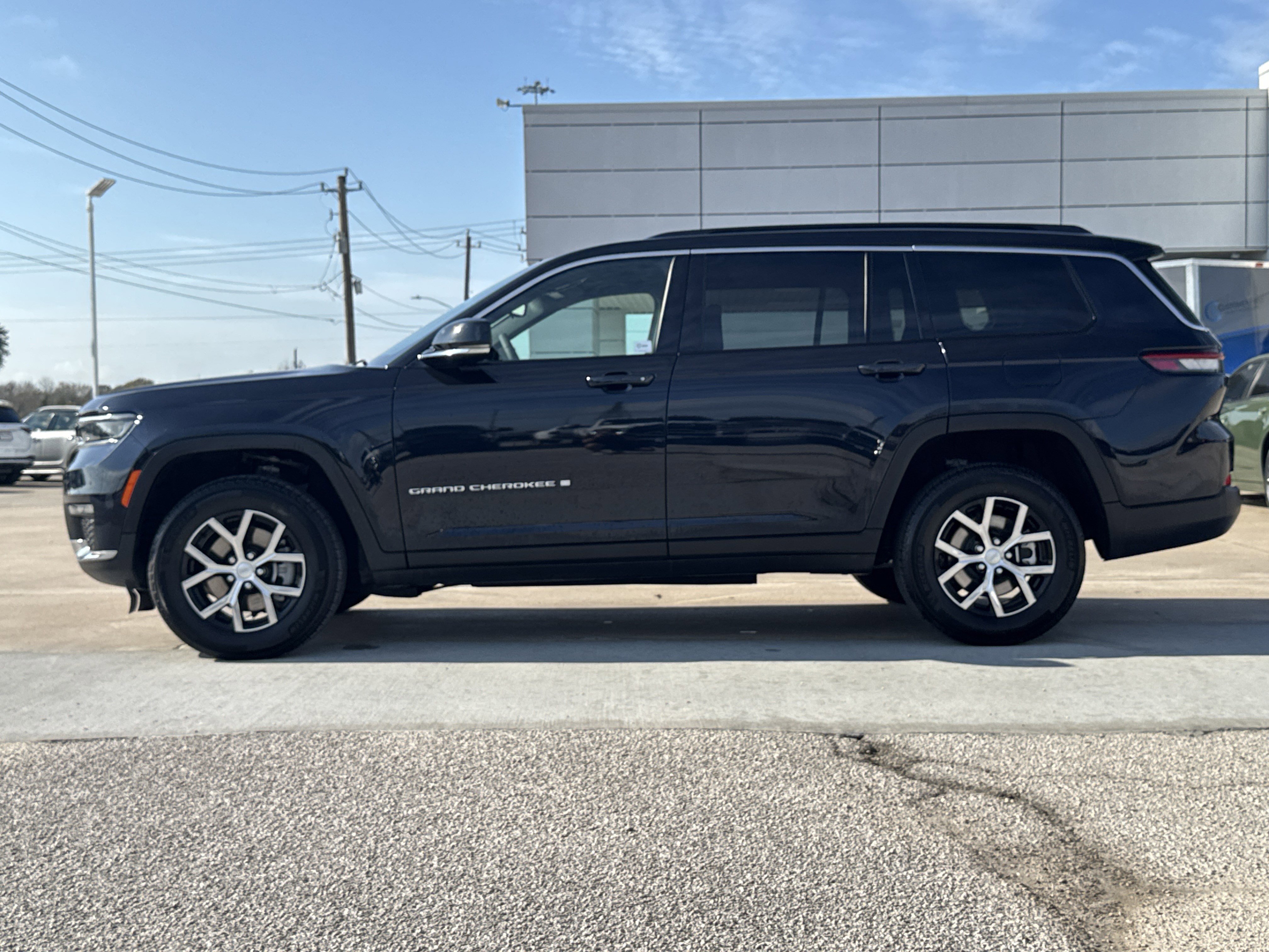 Used 2024 Jeep Grand Cherokee L Limited image 8