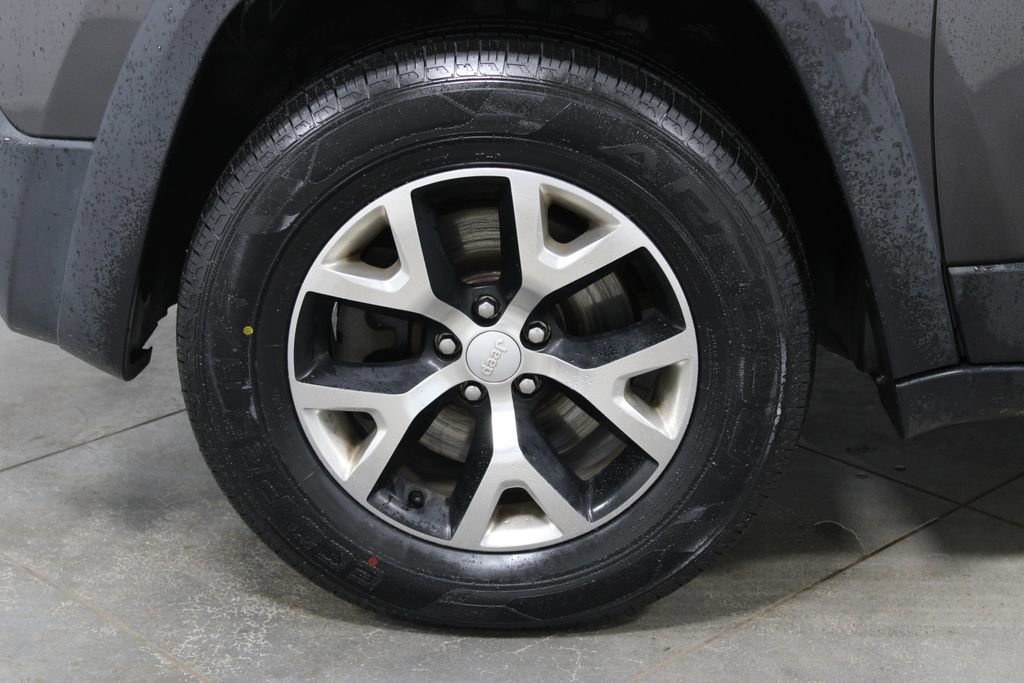 Used 2017 Jeep Cherokee Trailhawk w/ Comfort/Convenience Group image 17