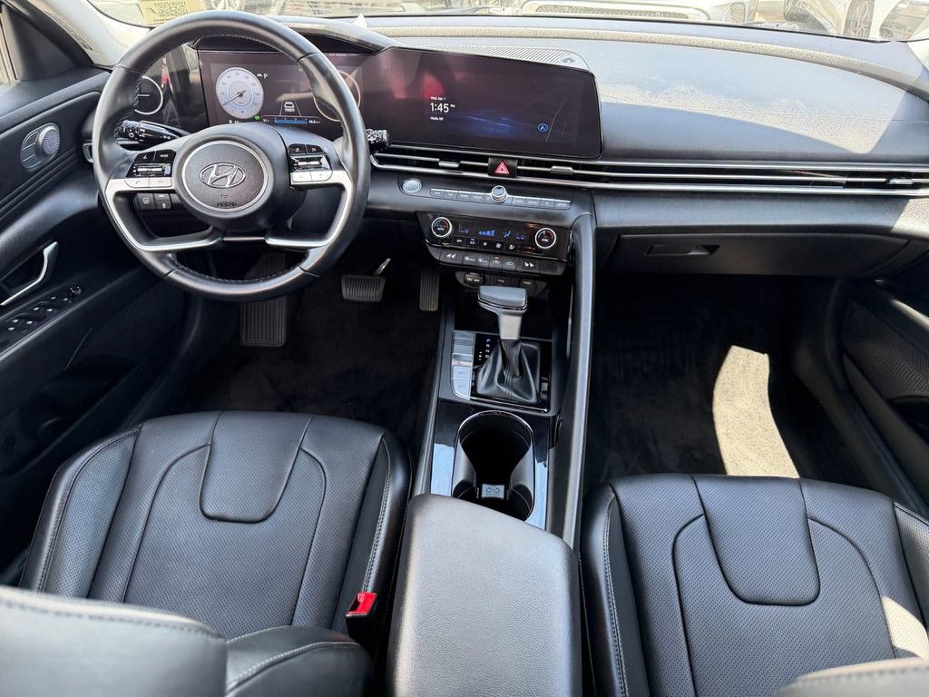 Certified 2023 Hyundai Elantra Limited image 12