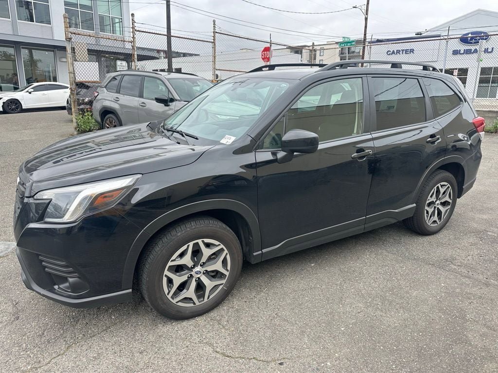 Used 2023 Subaru Forester Premium AWD/4WD image 3