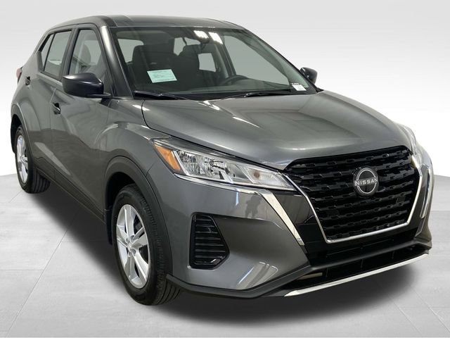 New 2025 Nissan Kicks Play S image 1