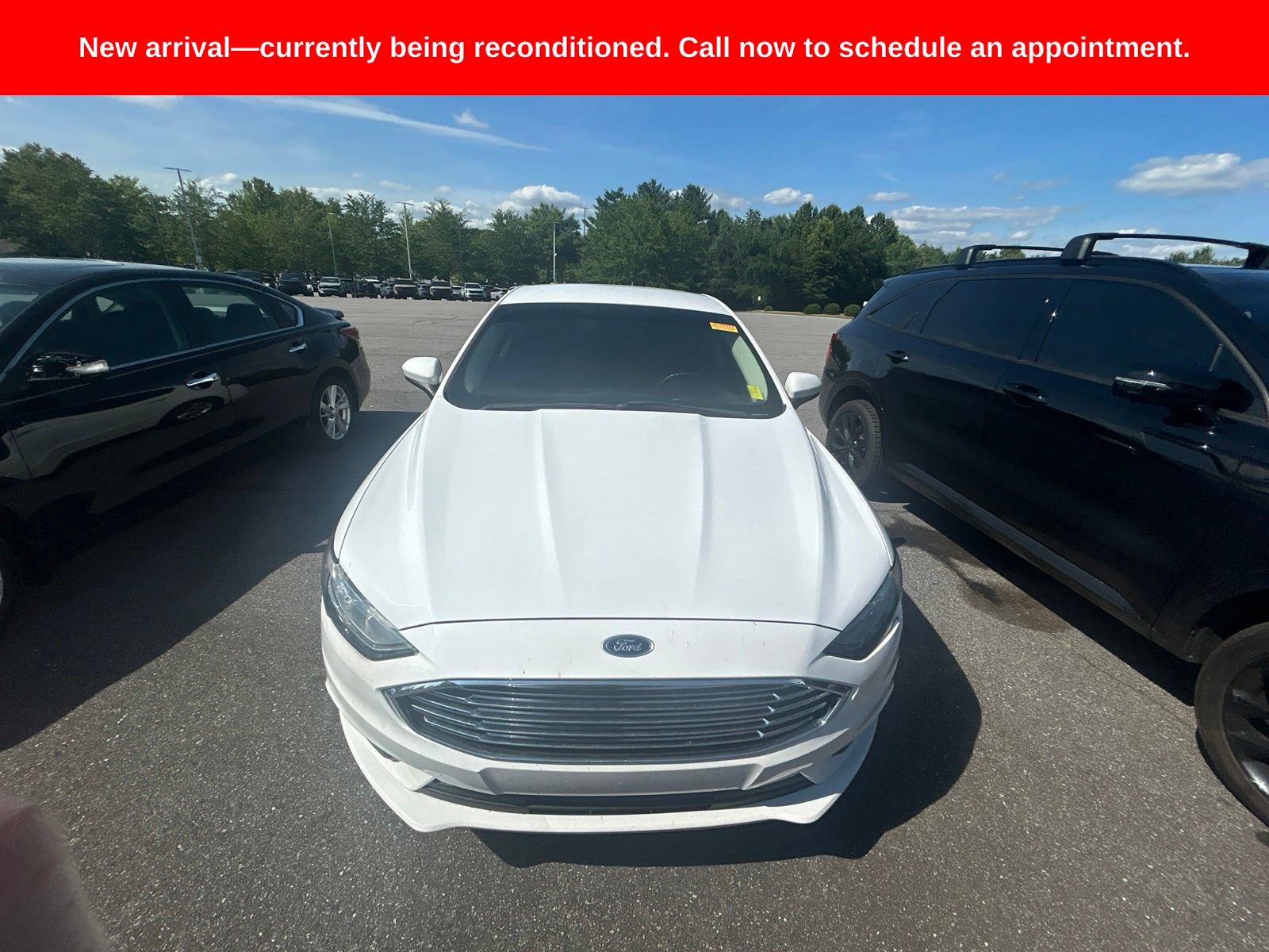Used 2018 Ford Fusion SE w/ Fusion SE Technology Package FWD image 3