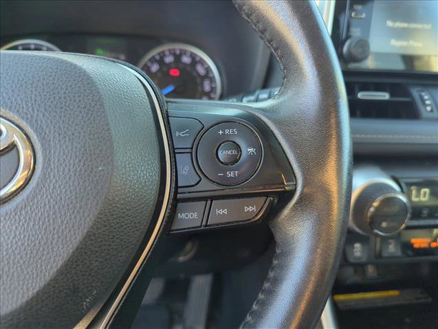 Used 2021 Toyota RAV4 XLE Premium image 18