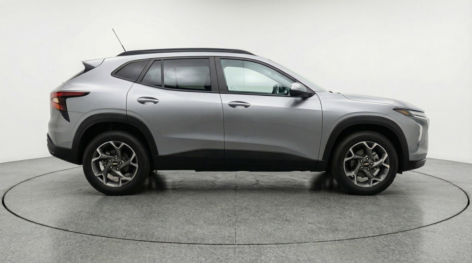 Used 2025 Chevrolet Trax LT image 11