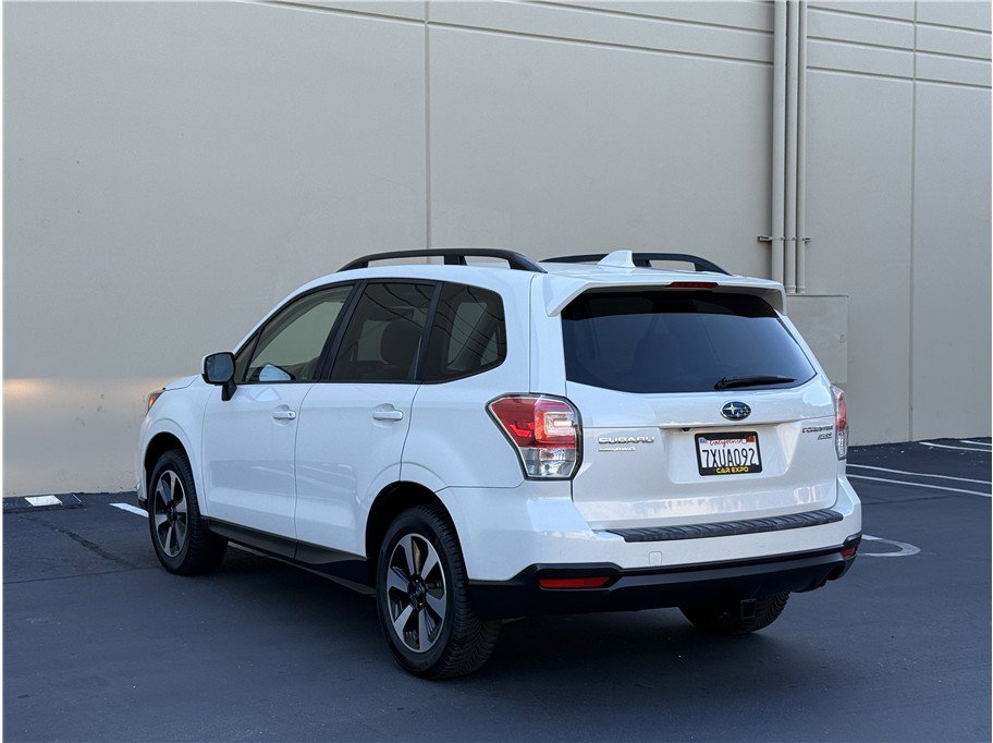 Used 2017 Subaru Forester 2.5i Premium AWD/4WD image 5