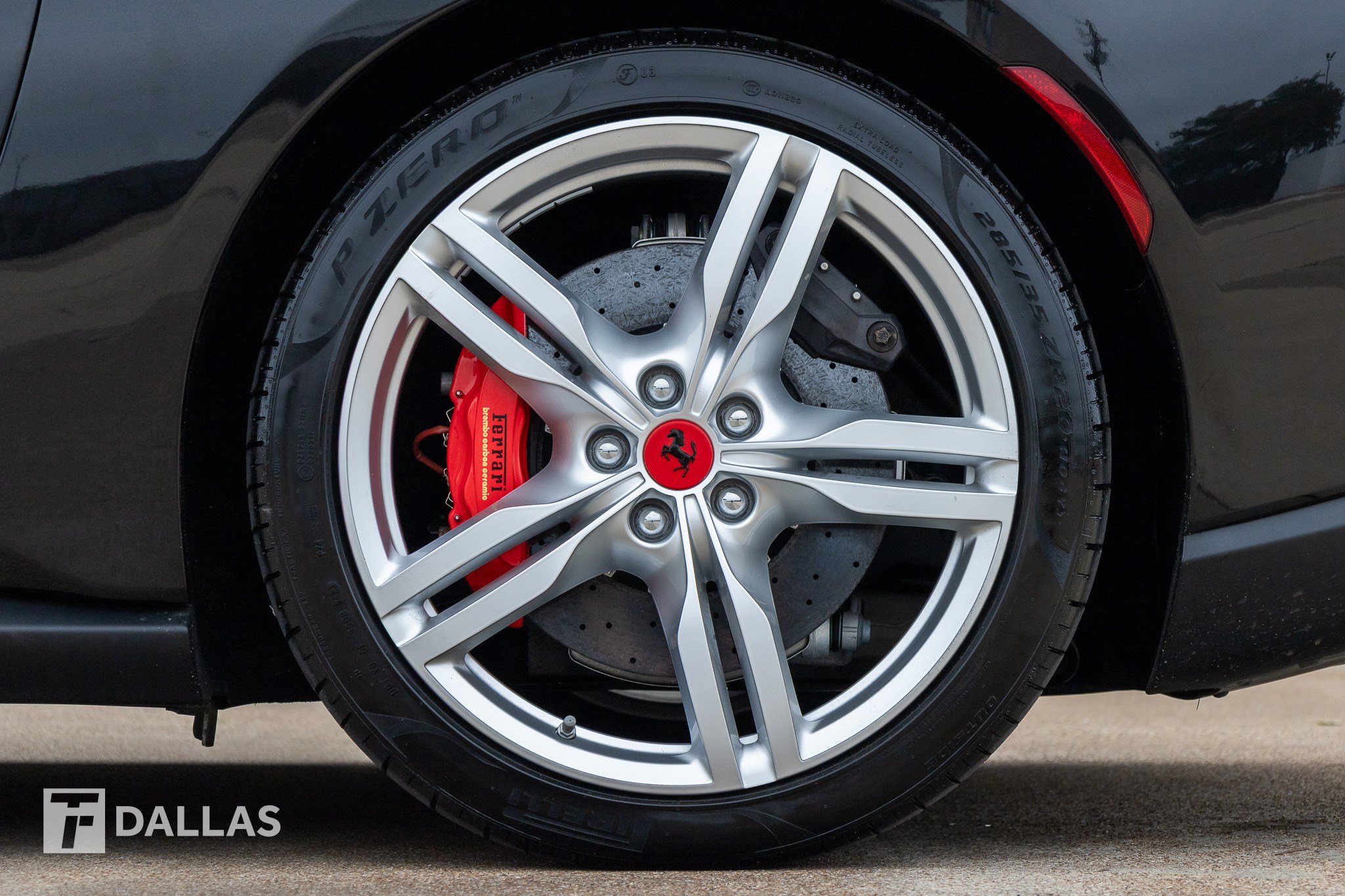 Used 2020 Ferrari Portofino image 9