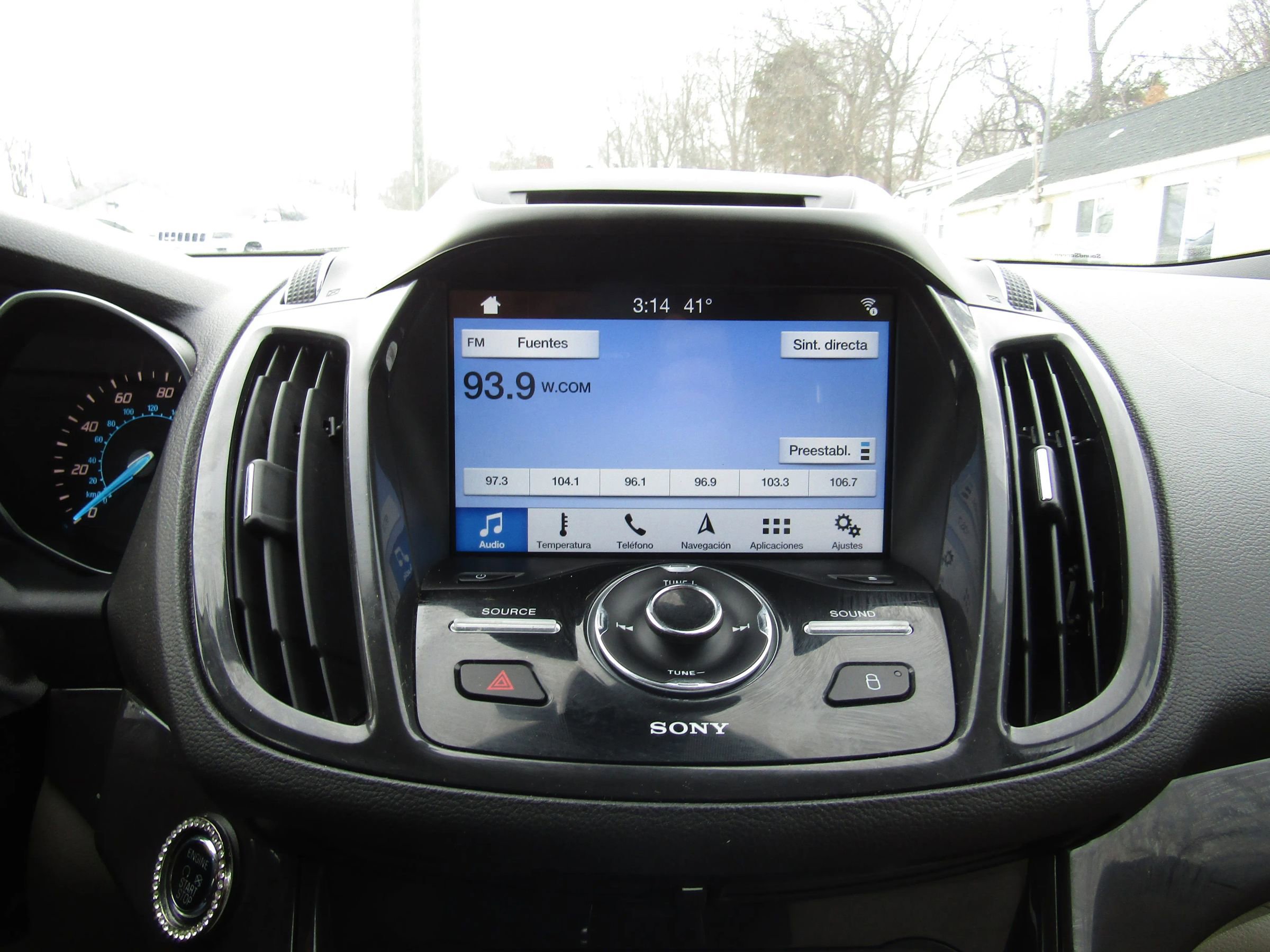 Used 2016 Ford Escape Titanium image 25