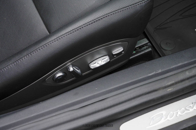 Used 2025 Porsche 718 Boxster image 32