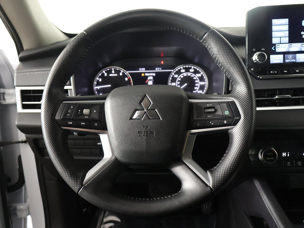 Used 2024 Mitsubishi Outlander SE Black Edition image 40