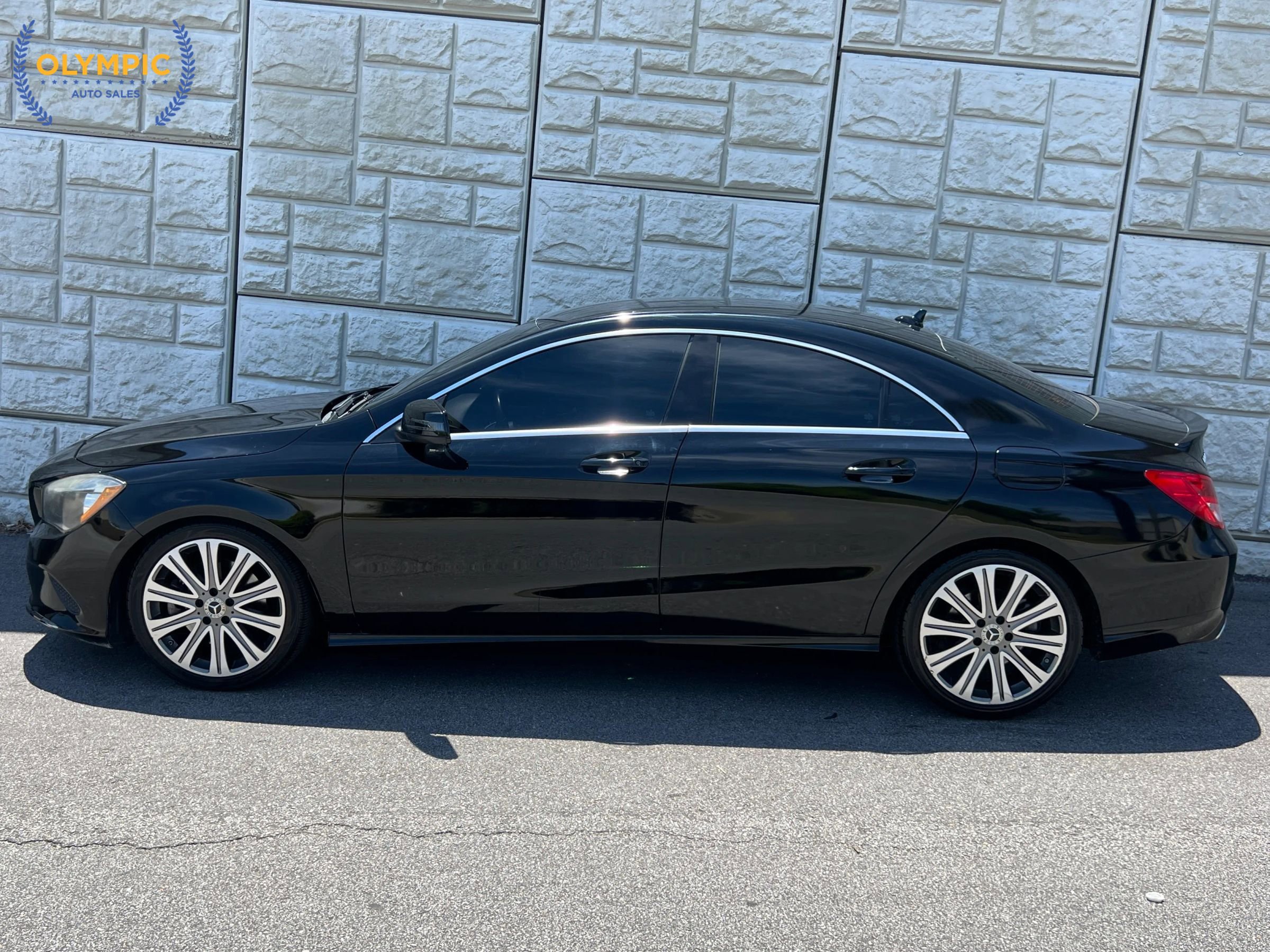 Used 2018 Mercedes-Benz CLA 250 w/ Convenience Package image 7