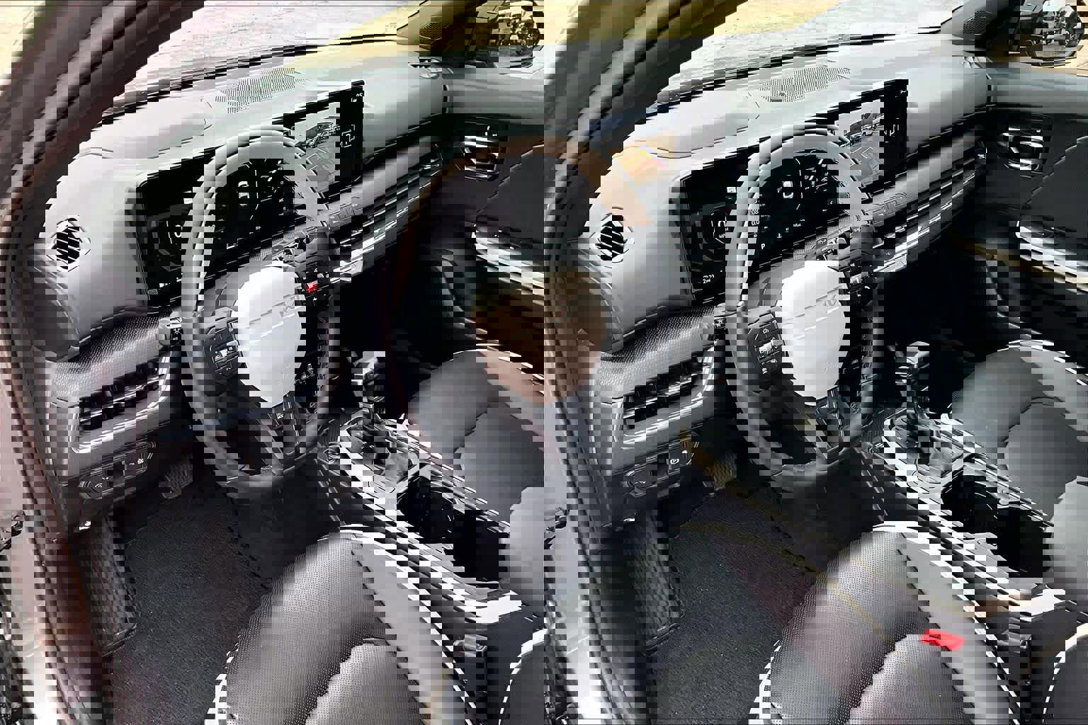 Used 2025 Kia K4 GT-Line w/ GT-Line Premium Package image 17