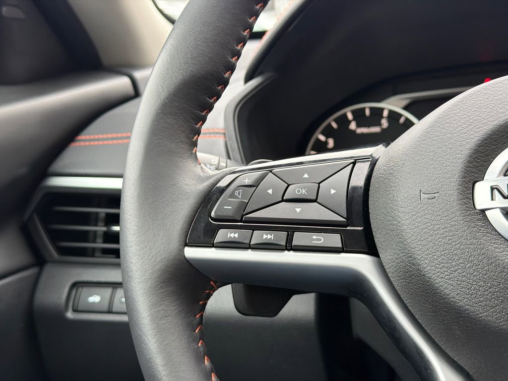 Used 2021 Nissan Altima 2.5 SR w/ SR Premium Package image 21