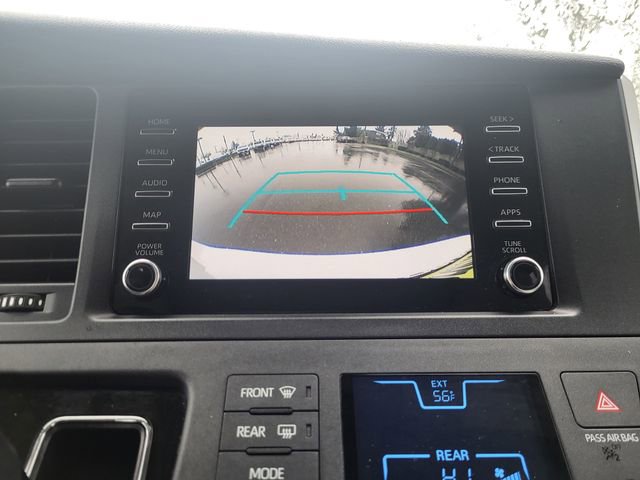 Used 2020 Toyota Sienna L image 16