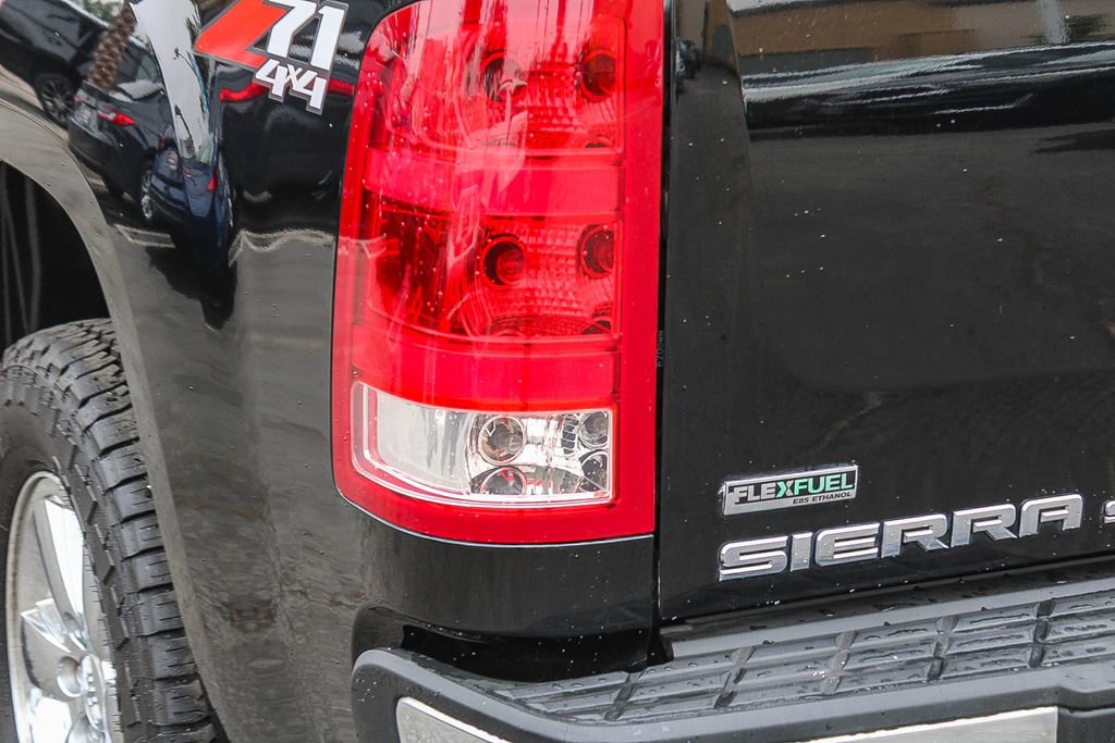 Used 2011 GMC Sierra 1500 SLT w/ SLT Convenience Package AWD/4WD image 7