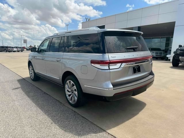 Used 2024 Lincoln Navigator L Reserve AWD/4WD image 7