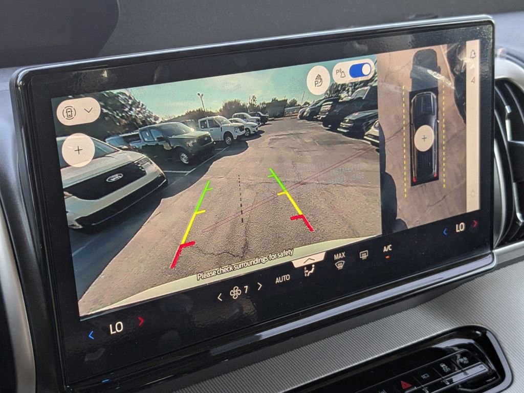 New 2025 Ford Expedition Active image 23