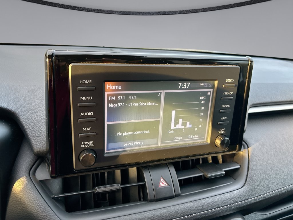 Used 2019 Toyota RAV4 LE FWD image 21