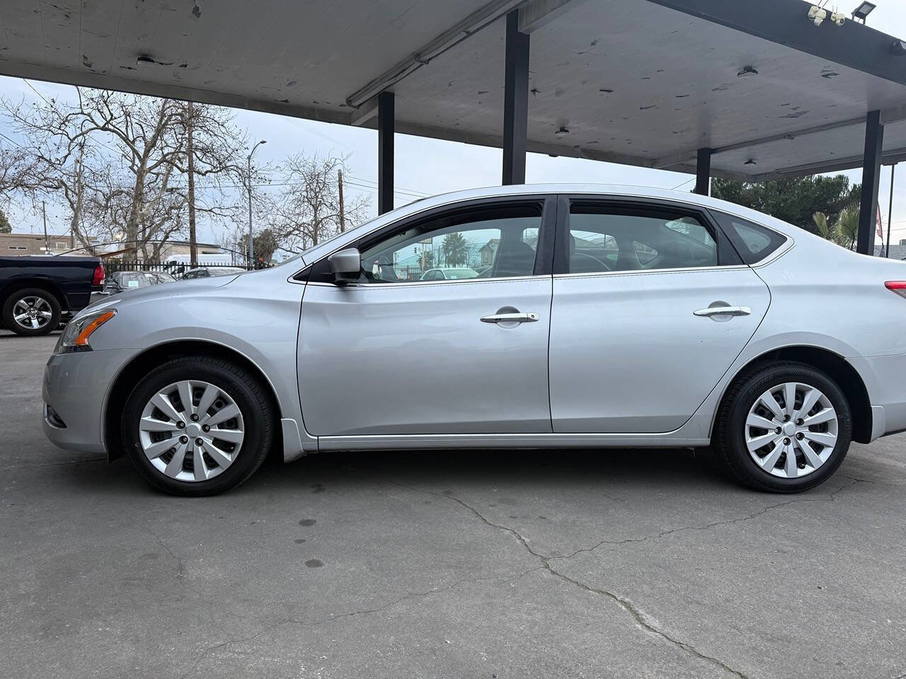 Used 2015 Nissan Sentra S FWD image 28