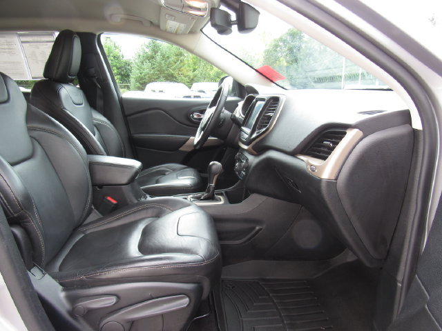 Used 2018 Jeep Cherokee Limited FWD image 18