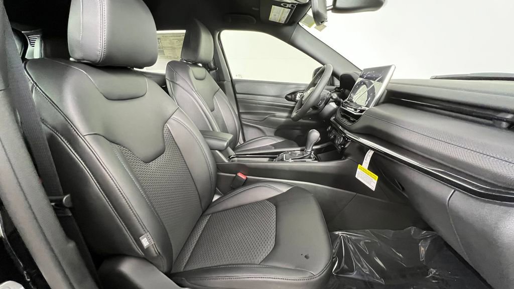 New 2026 Jeep Compass Latitude image 20