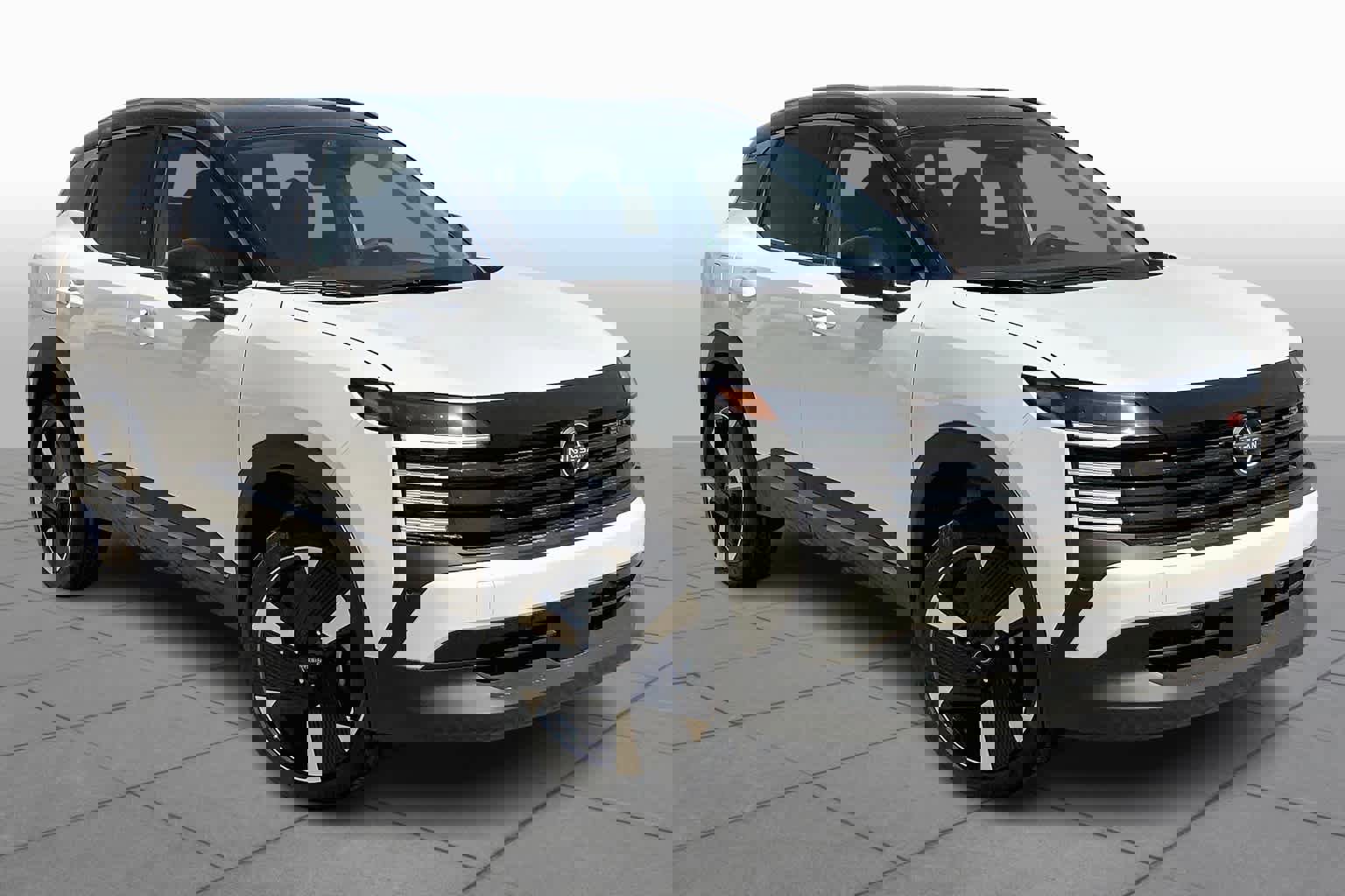 Certified 2025 Nissan Kicks SR image 2