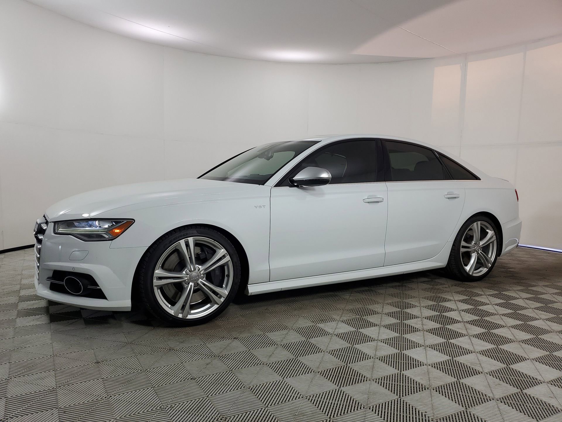 Used 2016 Audi S6 Prestige w/ Prestige Package image 5
