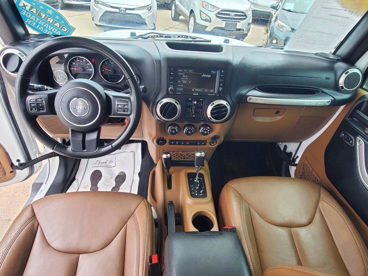 Used 2016 Jeep Wrangler Unlimited Sahara w/ Connectivity Group AWD/4WD image 11