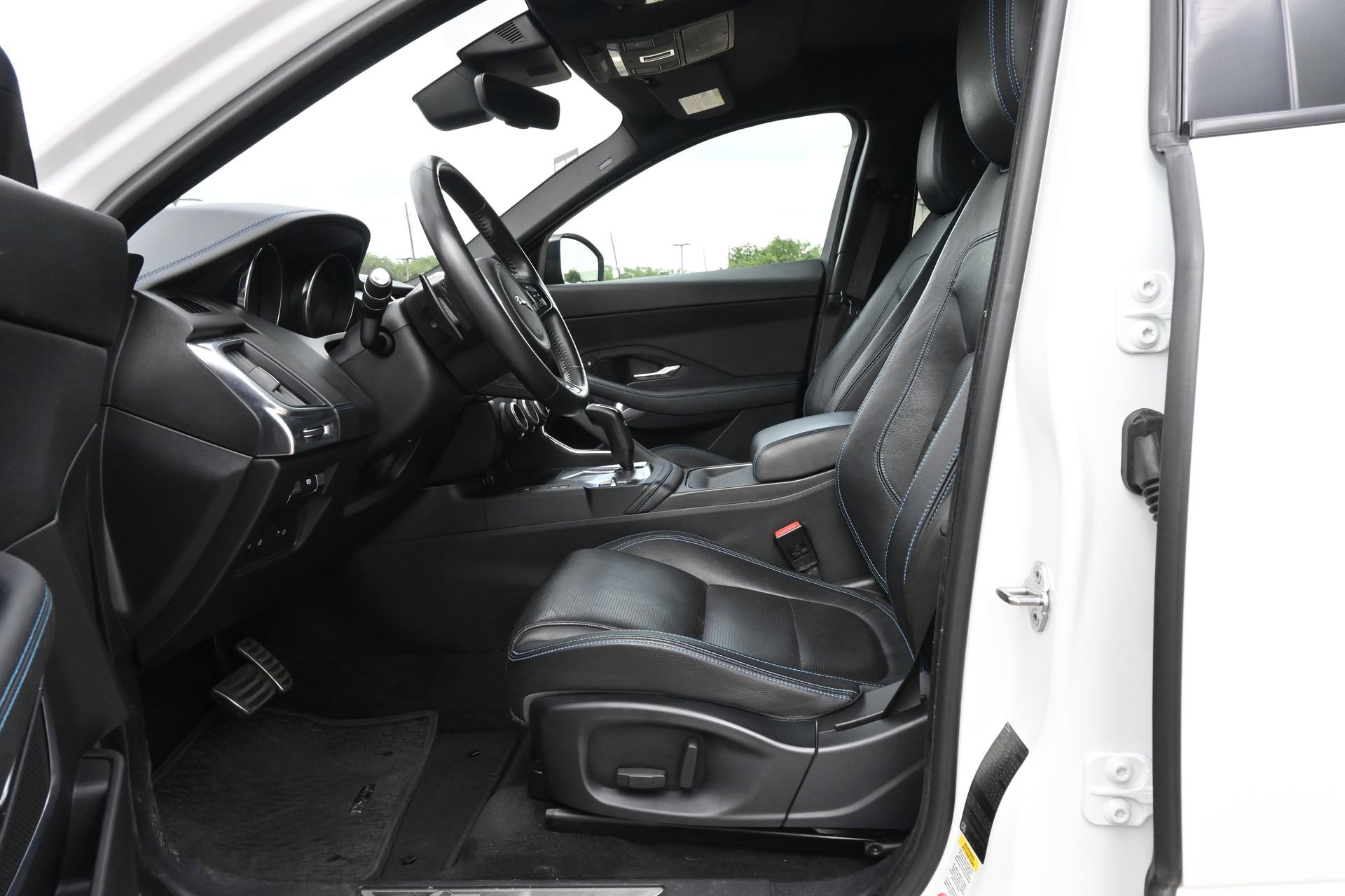 Used 2019 Jaguar E-PACE R-Dynamic S AWD/4WD image 18