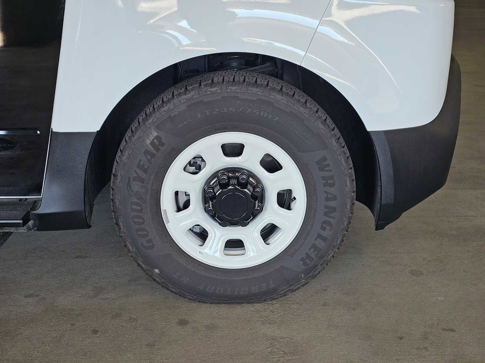 Used 2024 Chevrolet Brightdrop 400 w/ Commercial Equipment Package image 9