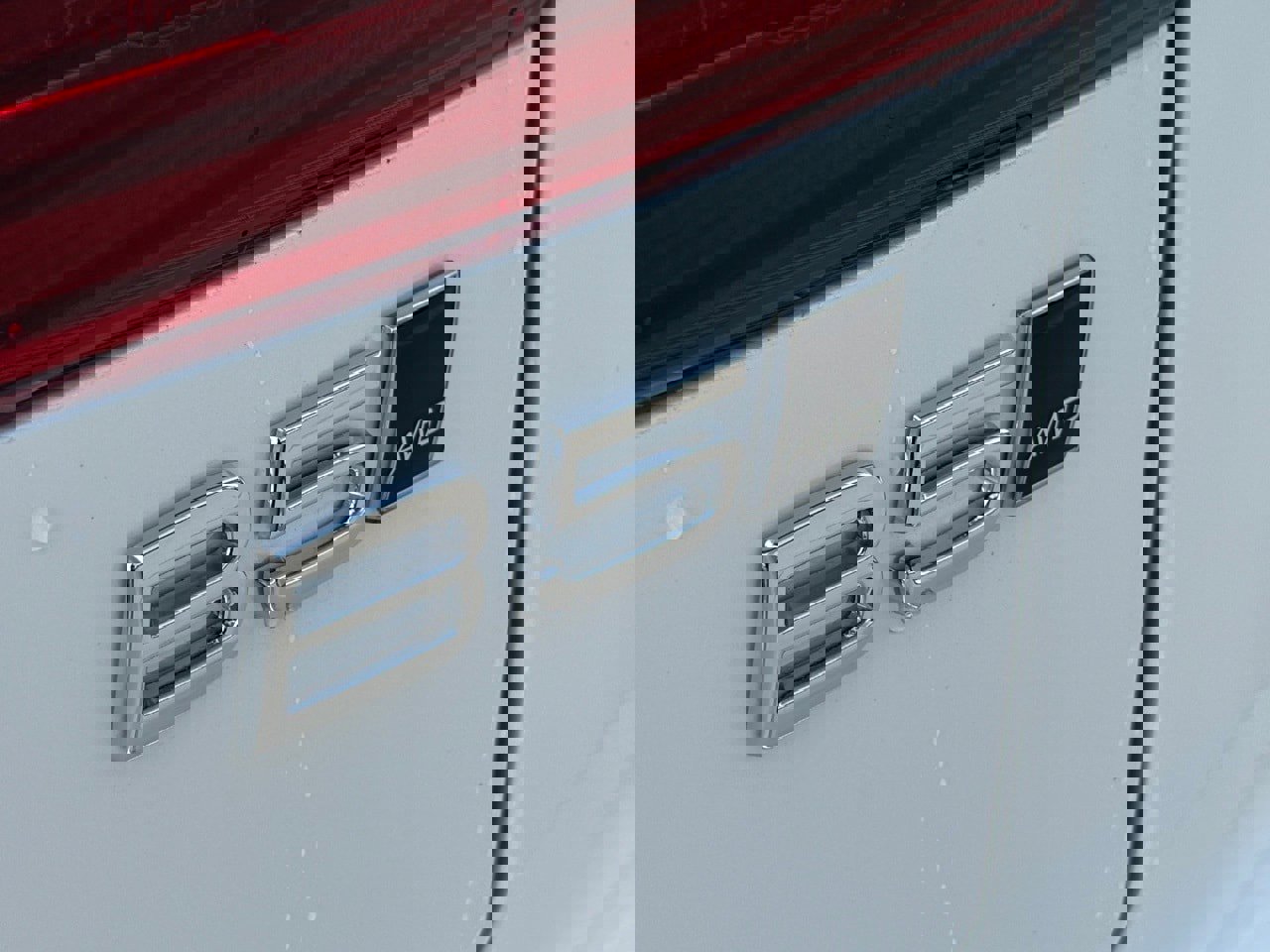 New 2026 Volvo XC60 B5 Plus w/ Protection Package Premier image 8