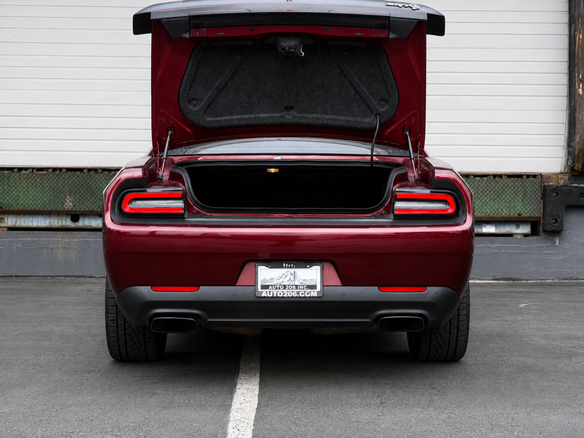 Used 2022 Dodge Challenger SRT Hellcat RWD image 5