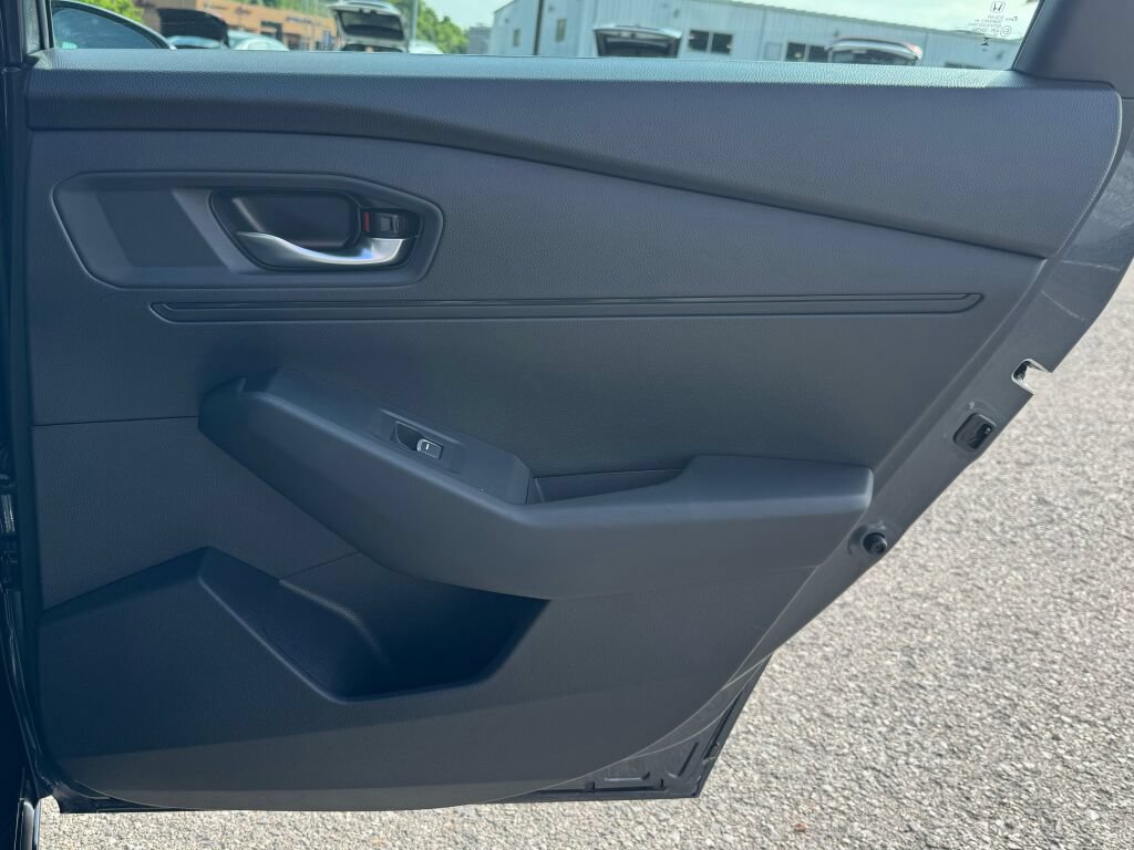 Used 2023 Honda Accord EX-L image 18
