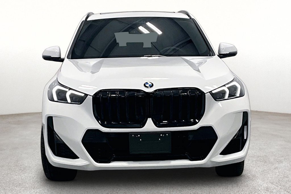 Used 2026 BMW X1 xDrive28i w/ M Sport Package AWD/4WD image 4