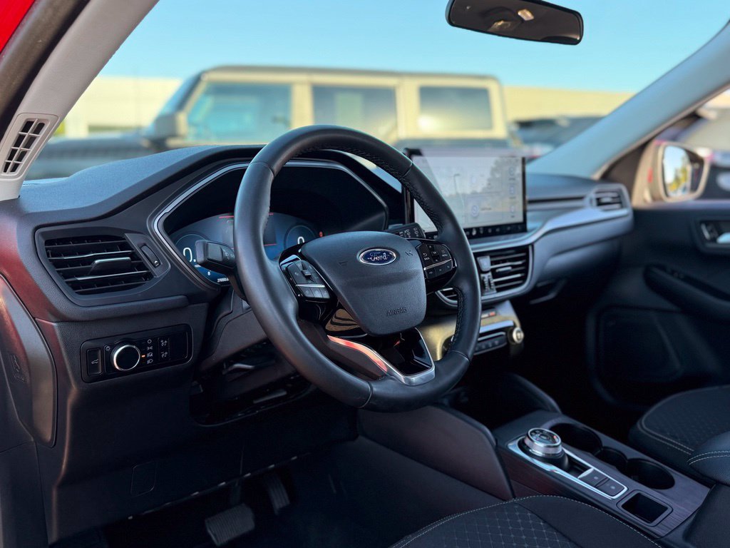 Used 2023 Ford Escape Active w/ Tech Pack #2 AWD/4WD image 12