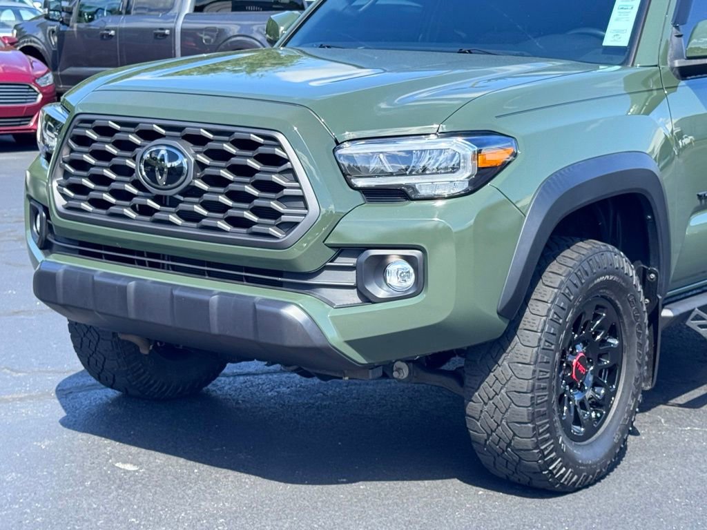 Used 2022 Toyota Tacoma TRD Off-Road AWD/4WD image 35