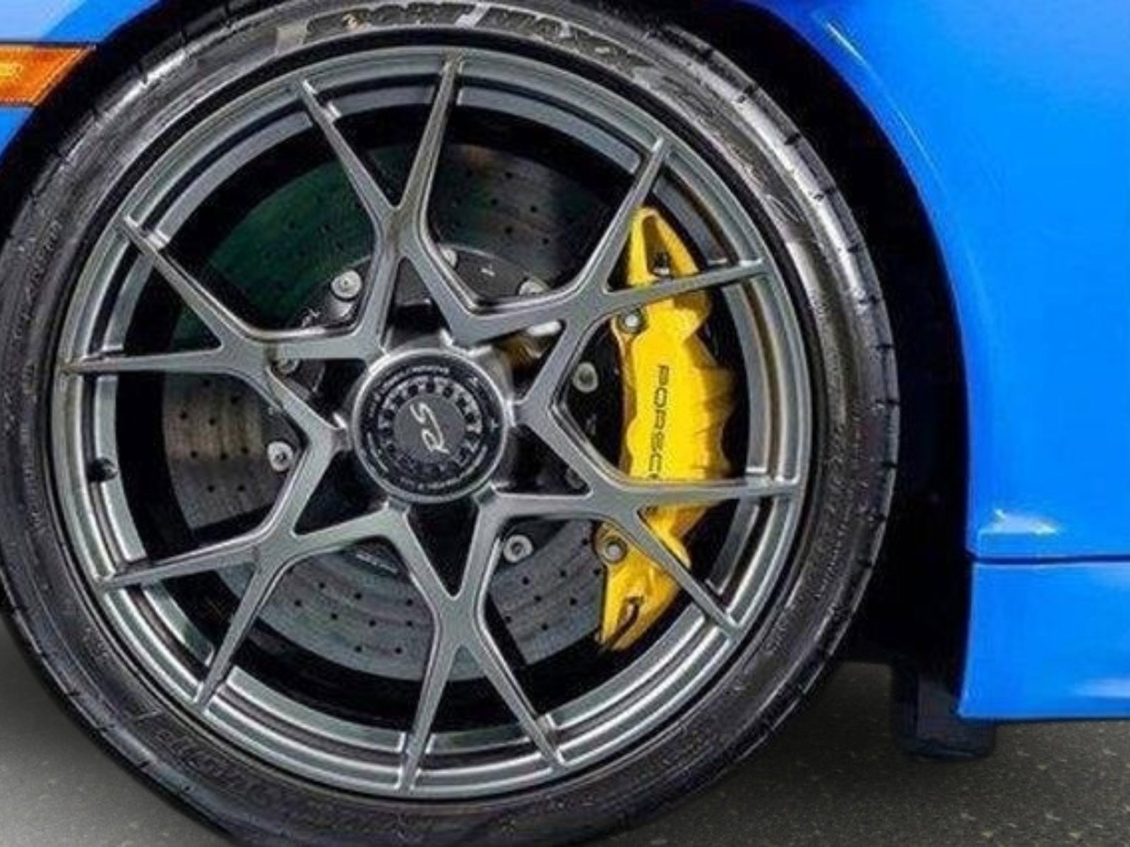 Used 2024 Porsche 718 Cayman GT4 RS RWD image 28
