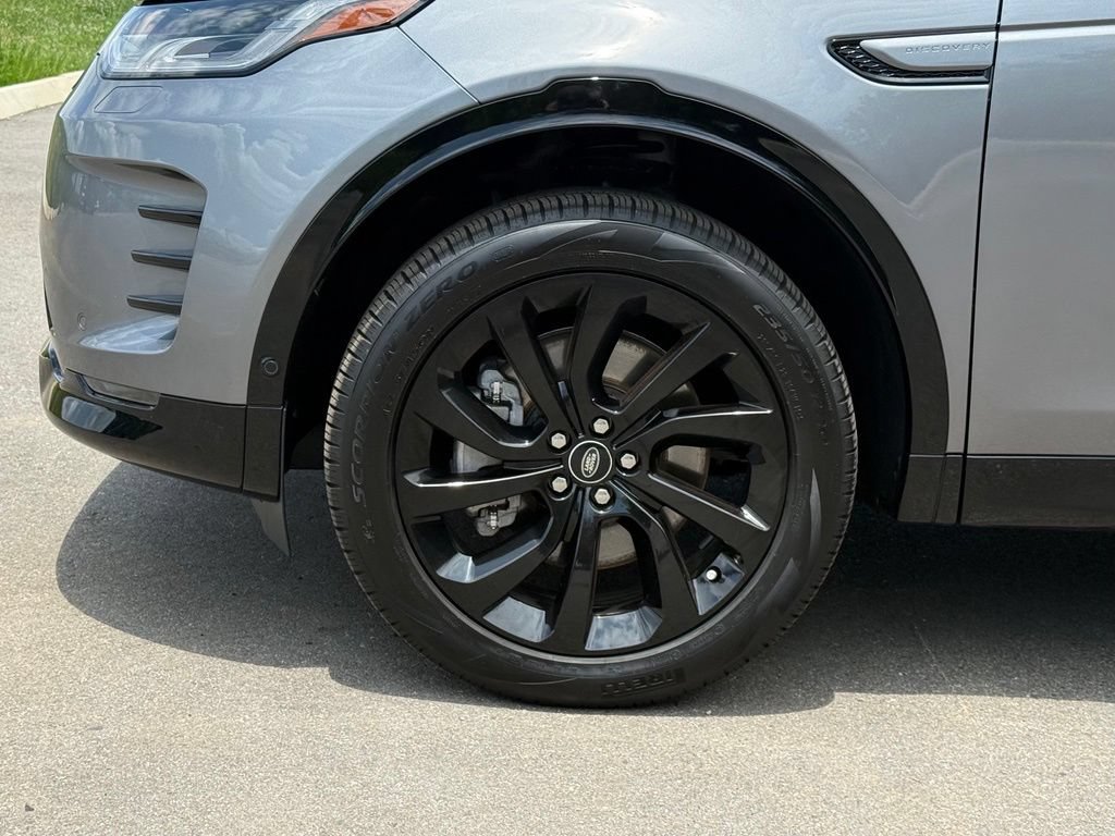 Certified 2025 Land Rover Discovery Sport Dynamic SE AWD/4WD image 10