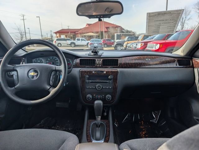 Used 2016 Chevrolet Impala LT FWD image 16