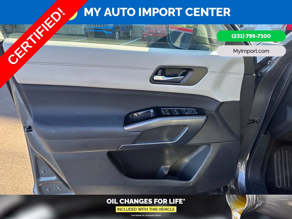 Certified 2025 Nissan Pathfinder SL w/ SL Premium Package AWD/4WD image 10