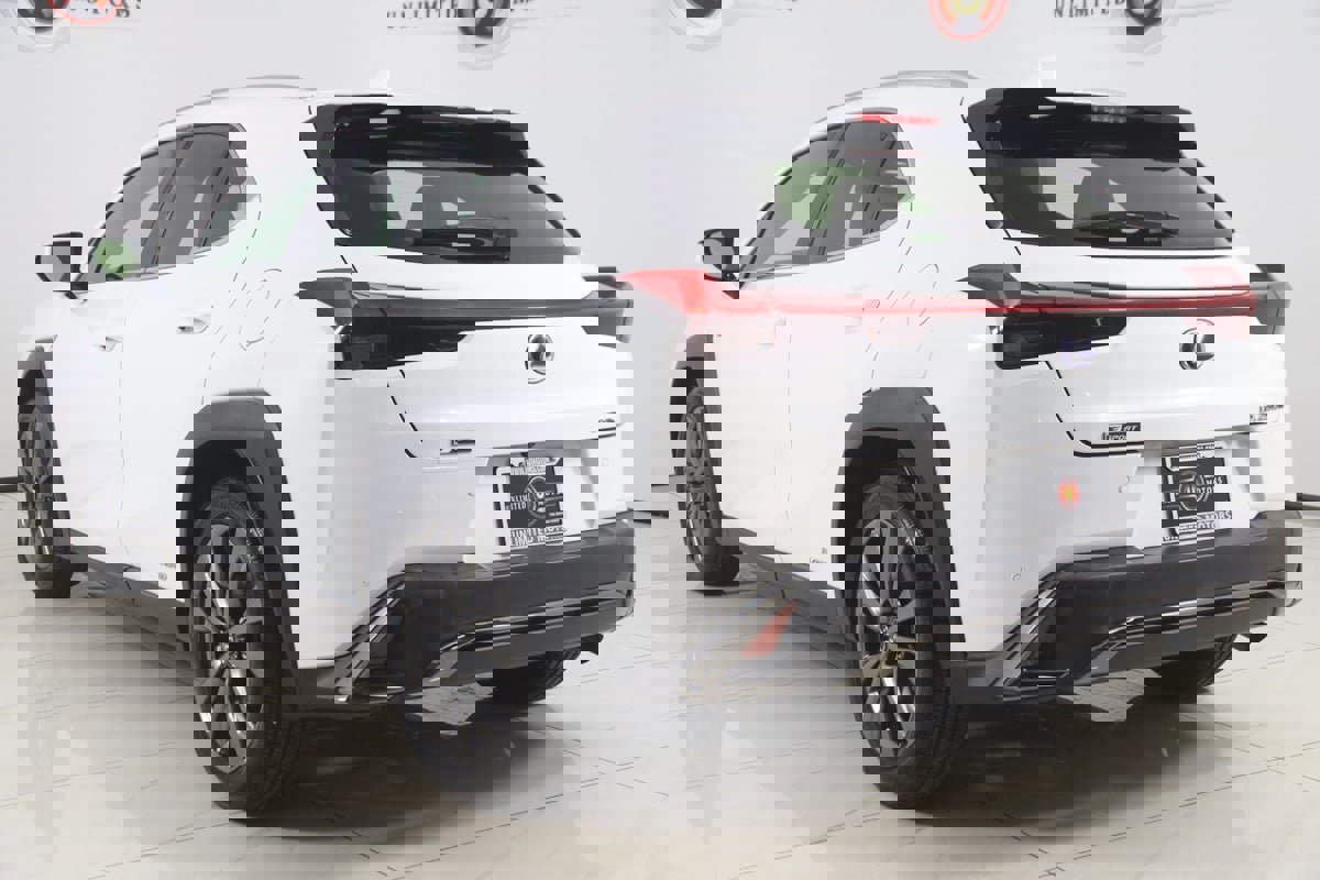 Used 2020 Lexus UX 250h F Sport w/ F Sport Luxury Package image 4