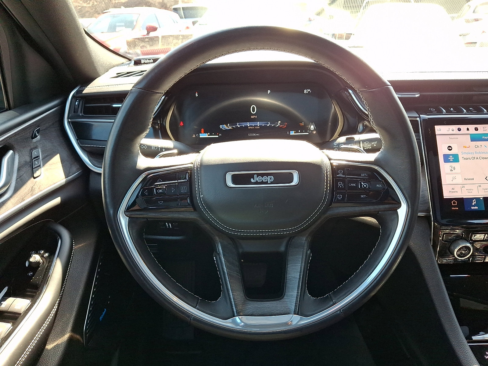 Certified 2022 Jeep Grand Cherokee Overland w/ Luxury Tech Group IV image 14