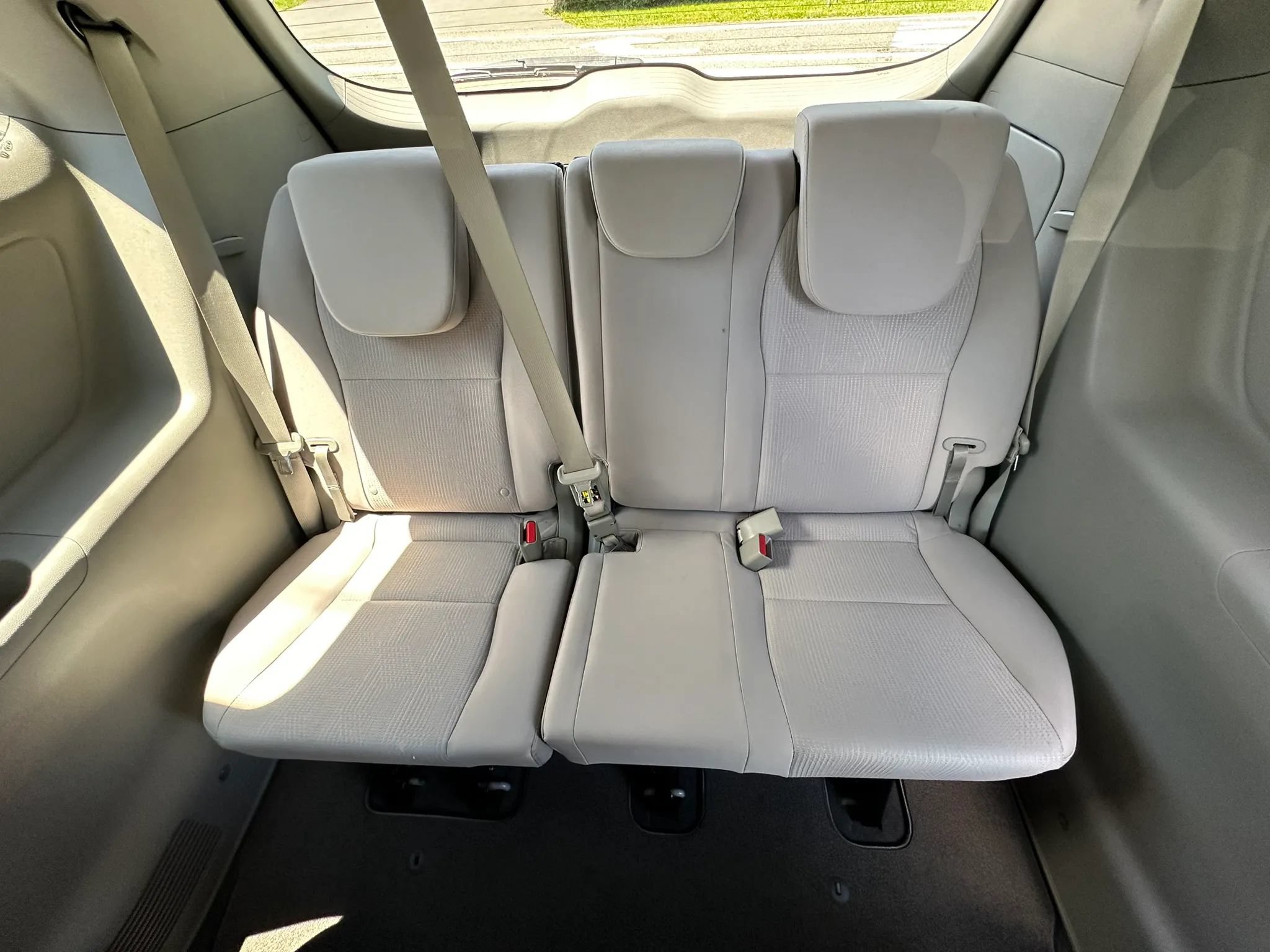 Used 2019 Kia Sedona LX FWD image 31