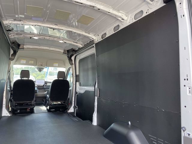 New 2026 Ford Transit 250 148 Medium Roof w/ Load Area Protection Package RWD image 6
