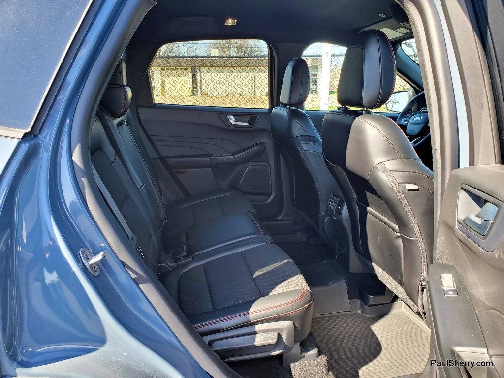 Used 2024 Ford Escape ST-Line w/ Tech Pack #1 image 39